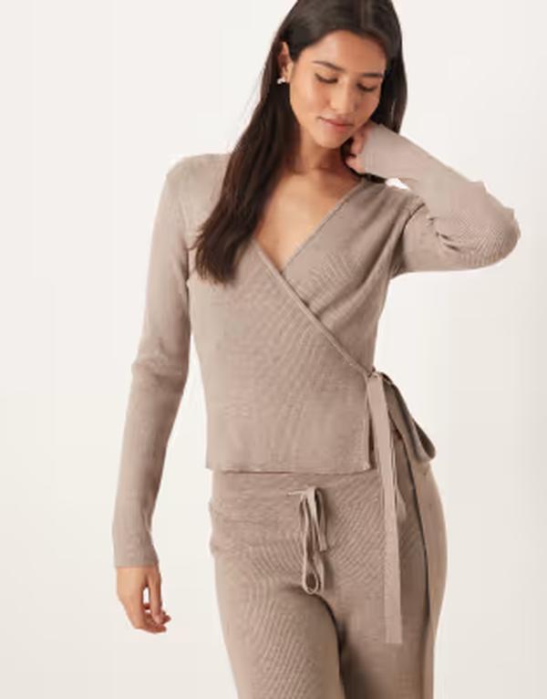 ジーナトリコ レディース アウター カーディガン Vネック ニット Gina Tricot long sleeve v neck fine knit wrap cardigan melange Brown melange ブラウン｜ReVida 店