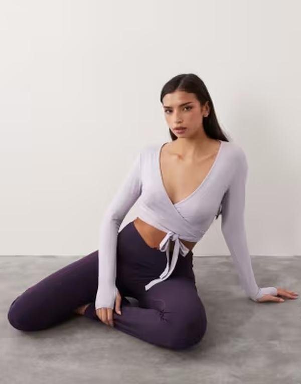 ジーナトリコ レディース アウター カーディガン クロップド Gina Tricot cropped yoga wrap cardigan in dusty purple パープル｜ReVida 店