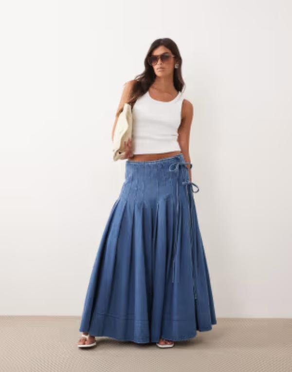 アレンジ レディース ボトムスカート タイディテール プリーツ ミディ デニム ARRANGE pleatedenimidi skirt with tie detail BLUE ブルー｜ReVida 店