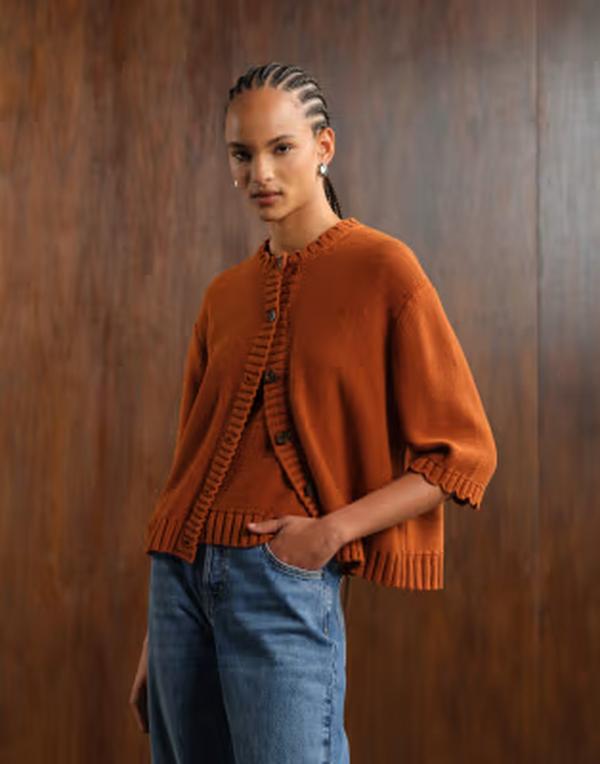 アルケット レディース アウター カーディガン ニット ARKET knitted cardigan with 3/4 sleeves and frill edge detail in rust ラスト|ReVida 店