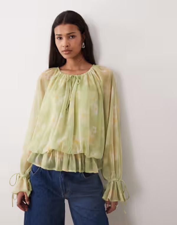 ジーナトリコ レディース トップス Tシャツ フラワー柄 プリント フリル ブラウス フラワー Gina Tricot ruffle blouse floral print Green Floral Print グリーン｜ReVida 店