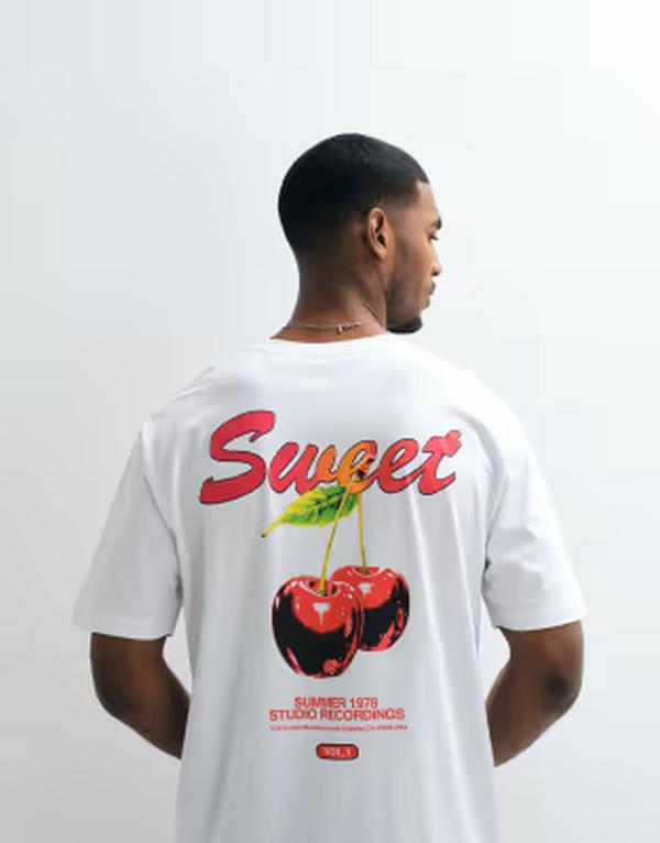 オンリーアンドサンズ メンズ トップス Tシャツ オーバーサイズフィット プリント ONLY & SONS oversized fit-shirt with cherry back print B WHITE S CHERRY ホワイト｜ReVida 店