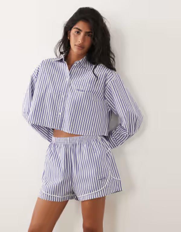 カルバンクライン レディース ボトムス 二分の一ズボン下・さる股引き 遊撃手ズボン下 ロゴタイプ Calvin Klein logo poplin track shortstripes - part of a set Blue 青み