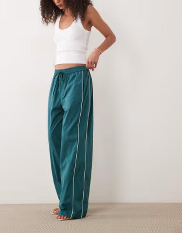 グッドアメリカン レディース ボトムス カジュアルパンツ ワイドレッグ コントラスト Good American contrast piping detail wide leg drawstring pants in teal ティール|ReVida 店