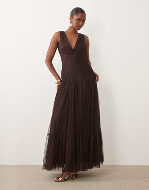 レース アンド ビーズ レディース トップス ワンピース チュール ティアード ノースリーブ マキシ Lace & Beads Bridesmaid tulle sleeveless dropped waistie red hemaxi dress in chocolate plum Chocolate plum プラム｜ReVida 店