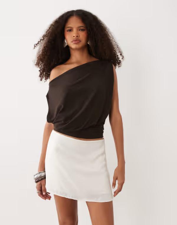 ジェイディーワイ レディース トップス ベスト アシンメトリー JDY asymmetric neck cinched top Chocolate torte チョコレート｜ReVida 店