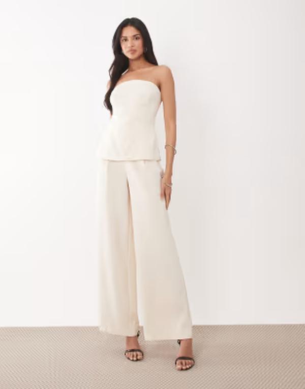 レア レディース トップス ジャンプスーツ ワイドレッグ Rare London tailo red bandeau peplum detail split side wide leg jumpsuit in cream クリーム｜ReVida 店