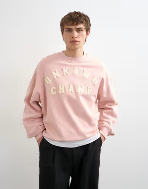 トップマン メンズ アウター パーカー・スウェット リラックスフィット シャツ Topman relaxed fit sweatshirt with chenillembroidery in washed pink ピンク｜ReVida 店