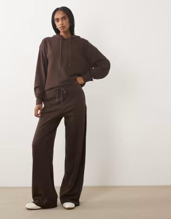 ジェイディーワイ レディース ボトムス カジュアルパンツ ワイドレッグ スウェットパンツ JDY wide leg sweatpants - part of a set COFEE BEAN ブラウン|ReVida 店