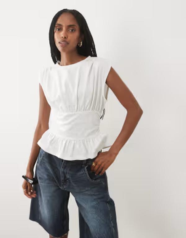 ミスセルフフリッジ レディース トップス タンクトップ Misselfridge gathe red shoulders peplum hem top with waistband cream クリーム｜ReVida 店