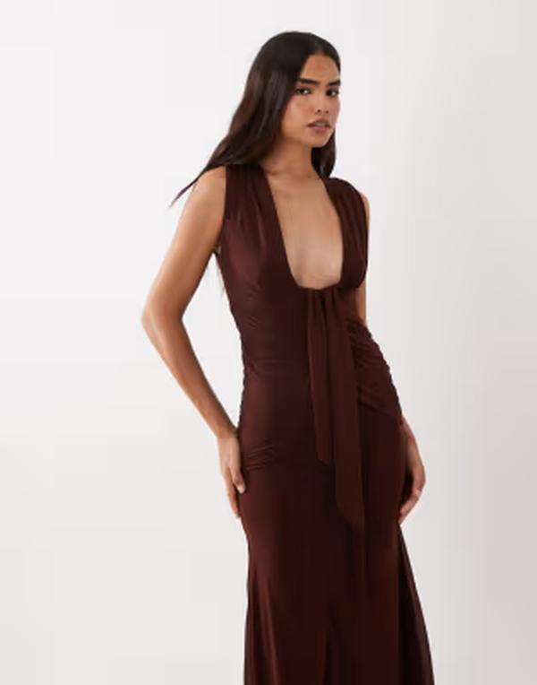 エイソス レディース トップス ワンピース シフォン ドレープ マキシ ASOS DESIGN stretchiffon scarf detail plunge draped maxi dress in chocolate チョコレート｜ReVida 店