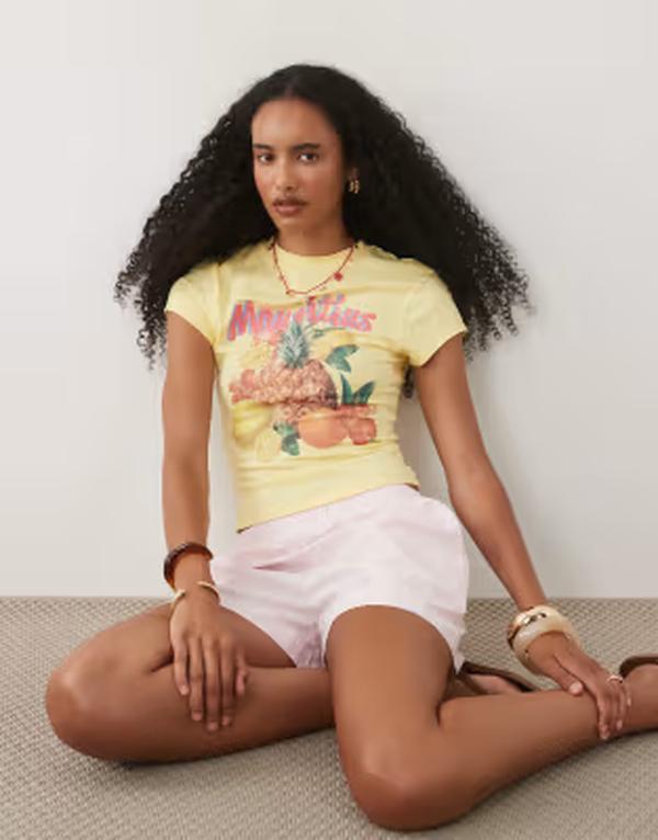 エイソス レディース トップス Tシャツ グラフィック ASOS DESIGN Baby tee with Mauritius fruit graphic in buttermilk YELLOW イエロー|ReVida 店