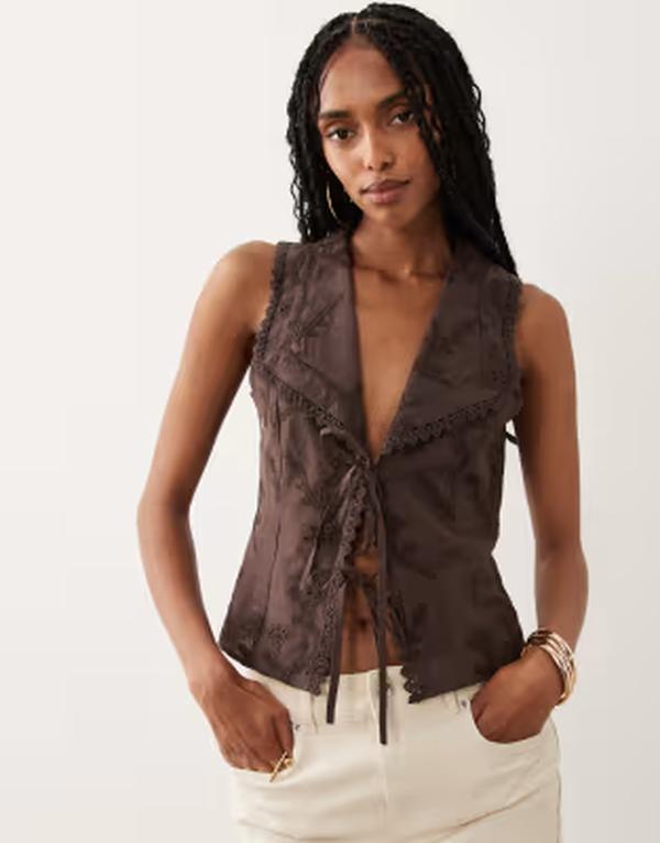 ミスセルフフリッジ レディース トップス タンクトップ 刺繍 Misselfridgembroide red tie frontank top in chocolate チョコレート｜ReVida 店