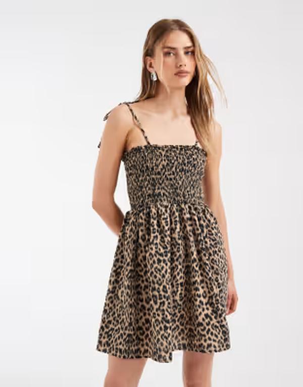 オンリー レディース トップス ワンピース アニマル柄 プリント ギャザー ミニ ONLY ruchedetail mini dress in animal print BLACK AOP:LEO ブラック|ReVida 店