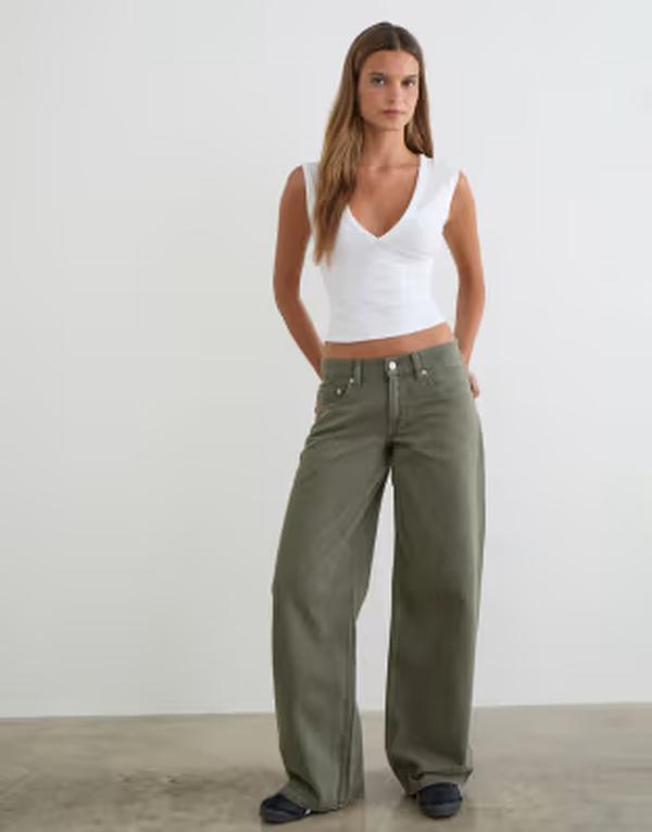 モーテル レディース ボトムス デニムパンツ ローライズ ジーンズ Motelow rise roomy jeans in olivine GREEN グリーン｜ReVida 店