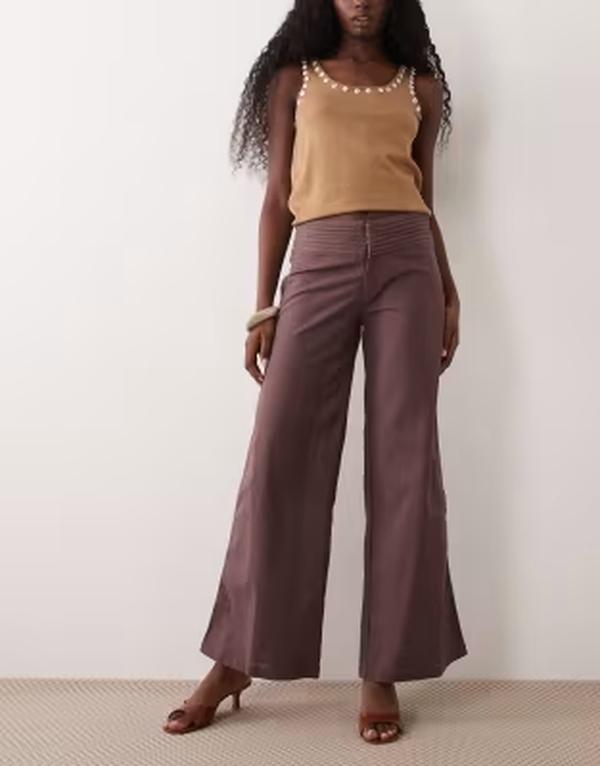 【送料無料】 モーテル レディース カジュアルパンツ ボトムス Motel sadasi low rise pants in taupe brown Deep taupe｜ReVida 店