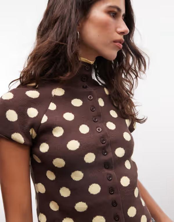 リクレイム ヴィンテージ レディース トップス タンクトップ ドット柄 ハイネック ドット プリント ニット Reclaimed Vintage button up high neck compact knitank polka dot print Brown polka dot ブラウン｜ReVida 店