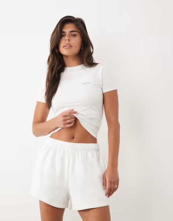 カイア レディース ボトムス ハーフパンツ・ショーツ ショートパンツ コットン ロゴ Kaiia cotton rich silver hardware logo sweat shorts - part of a set WHITE ホワイト｜ReVida 店