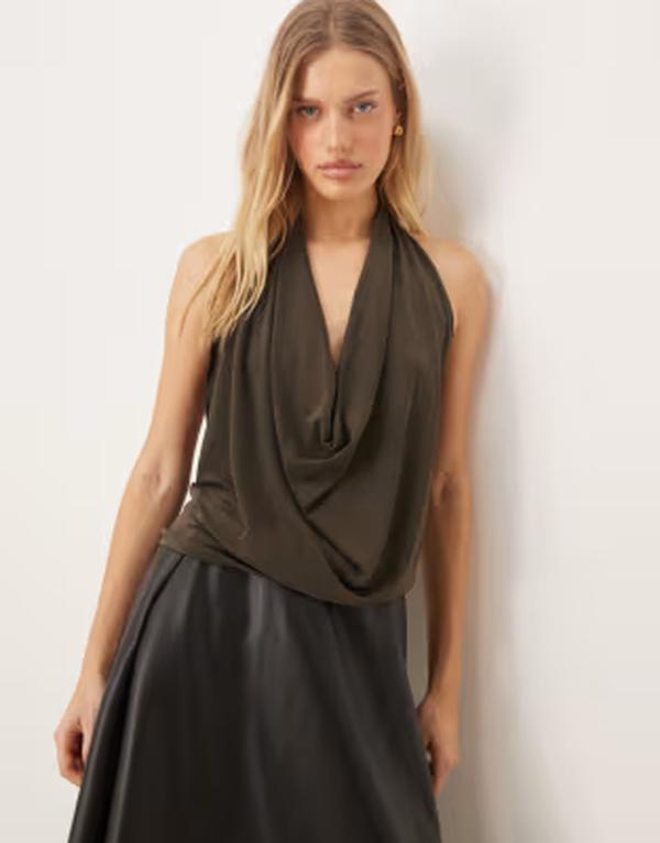 ジーナトリコ レディース トップス Tシャツ ホルター Gina Tricot drapey halterneck top in dark green グリーン|ReVida 店