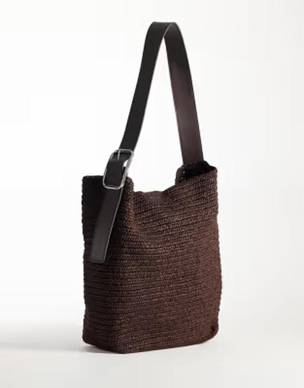 マンゴ レディース バッグ Mango buckle detail woven rectangle shoulder bag in chocolate チョコレート｜ReVida 店
