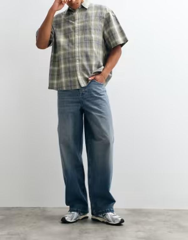 エイソス メンズ ボトムス デニムパンツ ジーンズ ASOS DESIGN baggy jeans in mid wash Mid wash blue ブルー|ReVida 店