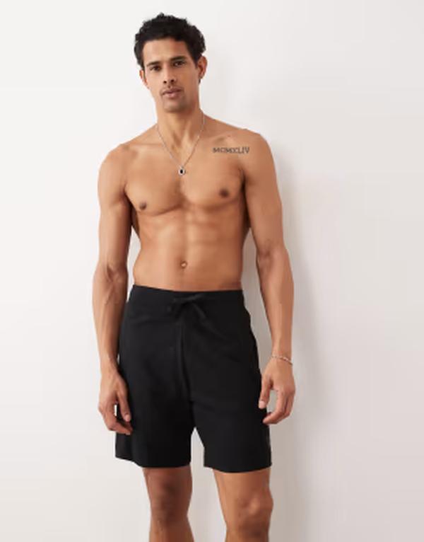 ヒューゴレッド メンズ 水着 ハーフパンツ・ショーツ ショートパンツ HUGO Red spray swim shorts Black ブラック｜ReVida 店