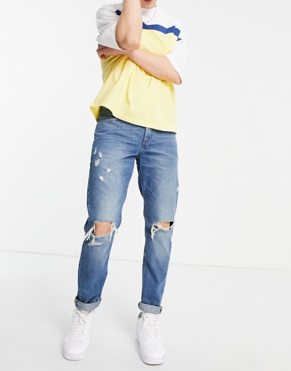 信頼 エイソス メンズ デニムパンツ ボトムス ASOS DESIGN slim jeans in mid wash blue with heavy  rips Mid wash blue 輝く高品質な