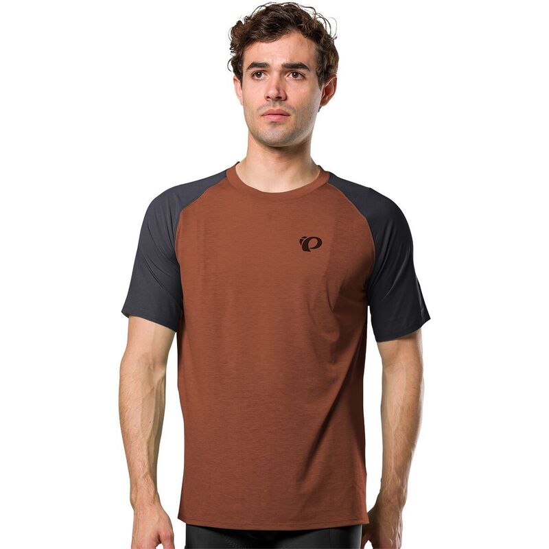 パールイズミ メンズ トップス Tシャツ 半袖 ジャージー PEARL iZUMi Expedition Merino Short-Sleeve Jersey - Men's Root Beer/Black ブラック｜ReVida 店