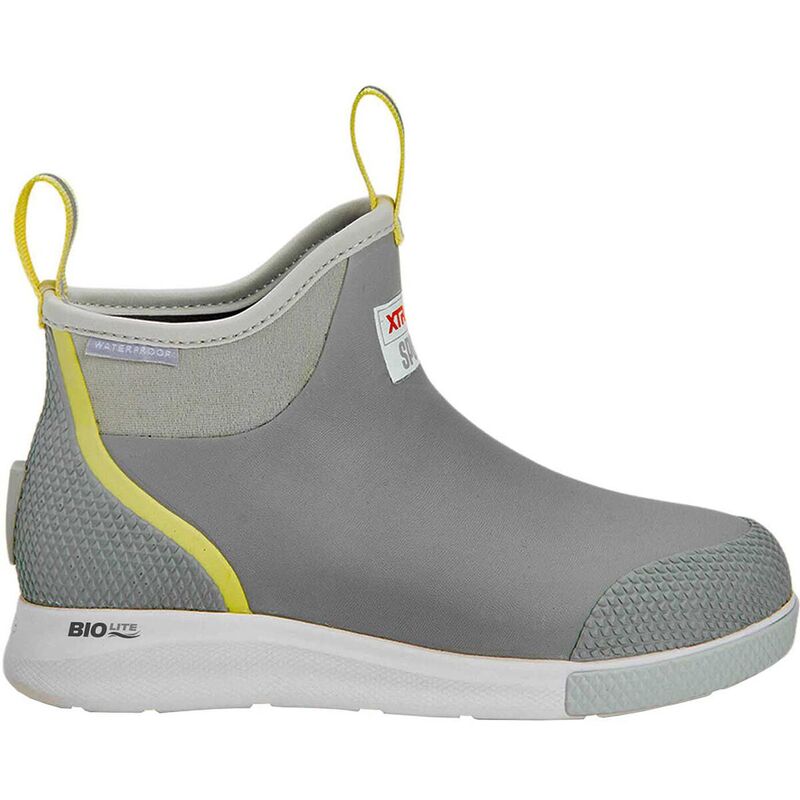エクストラタフ レディース シューズ ブーツ・レインブーツ アンクル ブーツ Xtratuf Ankle 6in Sport Deck Boot - Women's Gray/Yellow グレー 28,470円