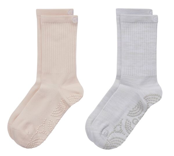 持ちはこび レディース アンダーお召しもの ソックス CALIA Women\u0027s Gripper Crew Socks 2-Pack Pink/Grey 薄墨色