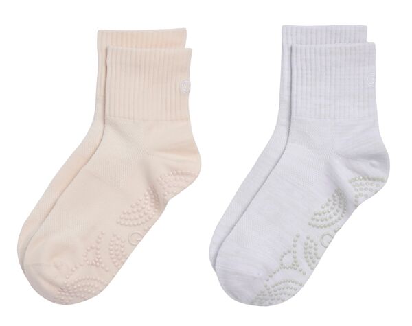 持ちはこび レディース アンダーお召しもの ソックス CALIA Women\u0027s 2-Pack Gripper Quarter Crew Socks Pink/Grey 薄墨色