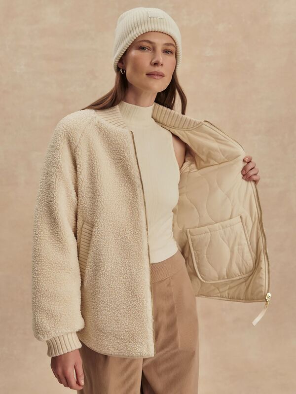バーレイ レディース アウター ジャケット・ブルゾン Varley Women'serina Reversible Quilt Jacket Sandshell|ReVida 店