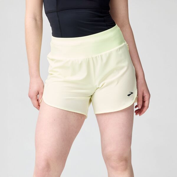 ブルックス レディース ボトムス カジュアルパンツ ショートパンツ Brooks Women's 5'' Chaser 2.0 Shorts Luminary｜ReVida 店