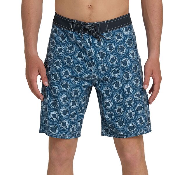 クイックシルバー メンズ ボトムス ハーフパンツ・ショーツ ショートパンツ Quiksilver Men's Ocean Mayhem 19" Boardshorts Dark Denim デニム｜ReVida 店