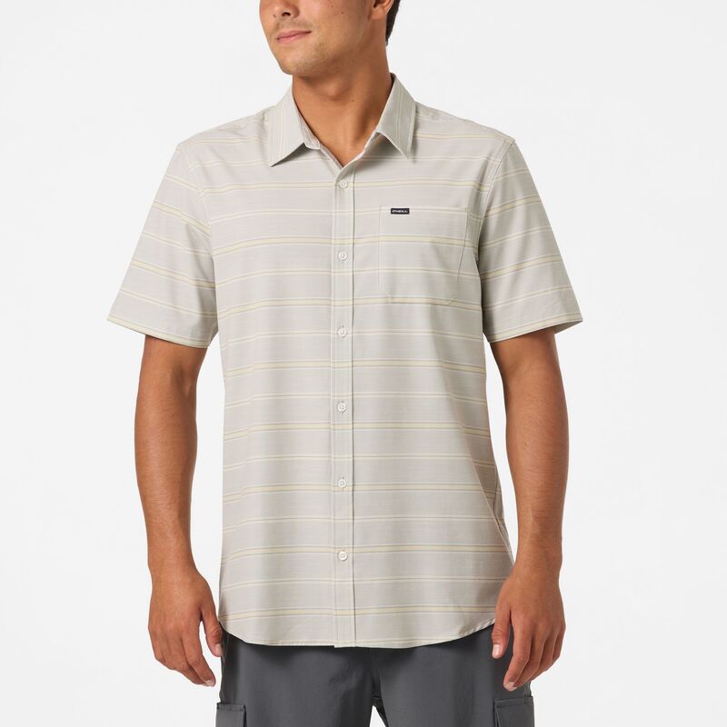 オニール メンズ トップス プルオーバー O\u0027Neill Men\u0027s UPF Slub Relaxed Short Sleeve Woven Shirt Light Khaki カーキ