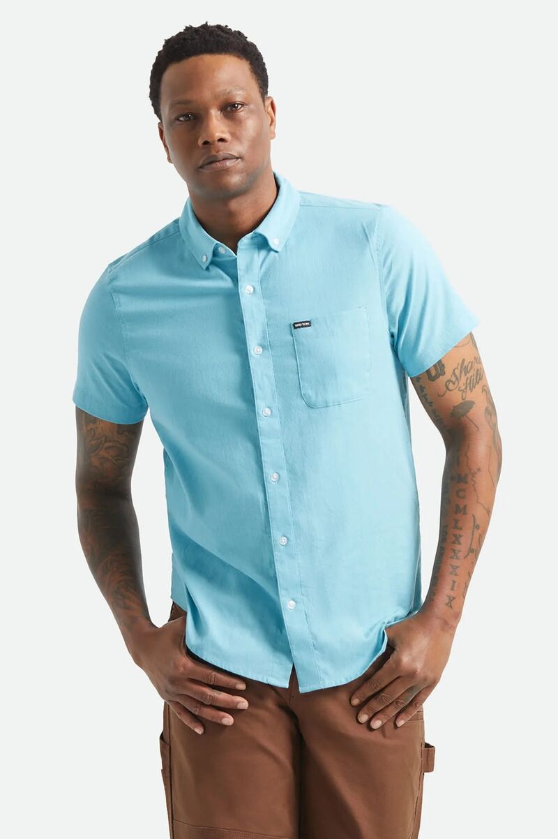 ブリクストン メンズ ボトムス ハーフパンツ・ショーツ オックスフォード シャツ BRIXTON Men'sanford Oxford Woven Short Sleeve Shirt Blue Aura ブルー｜ReVida 店