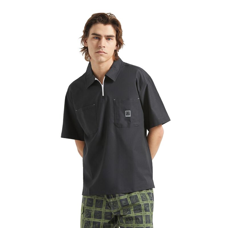 ブリクストン メンズ ボトムス ハーフパンツ・ショーツ シャツ BRIXTON Men's Journey Lightweight Woven Short Sleeve Shirt Black ブラック｜ReVida 店