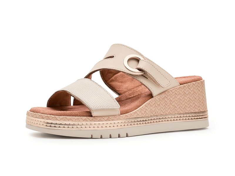 クラークス レディース シューズ 踵 Clarks Kidiki Cove Cream Leather 皮膚軟化剤