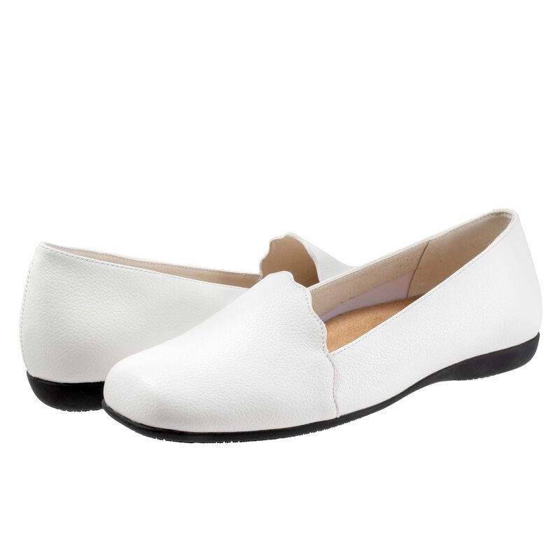 トロッターズ レディース シューズ スリッポン・ローファー Trottersage White 白いこと