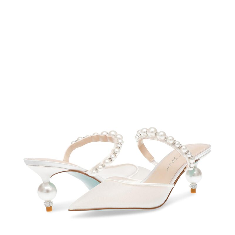 ブルーバイベトシージョンソン レディース シューズ 踵 Blue by Betsey Johnson Evey Ivory 象牙色