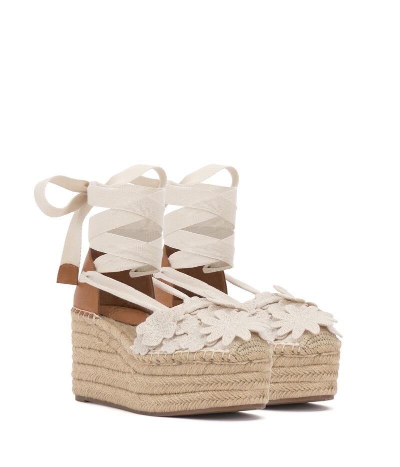 ヴィンスカムート レディース シューズ 踵 Vince Camuto Tilmai Cream/Golden 皮膚軟化剤