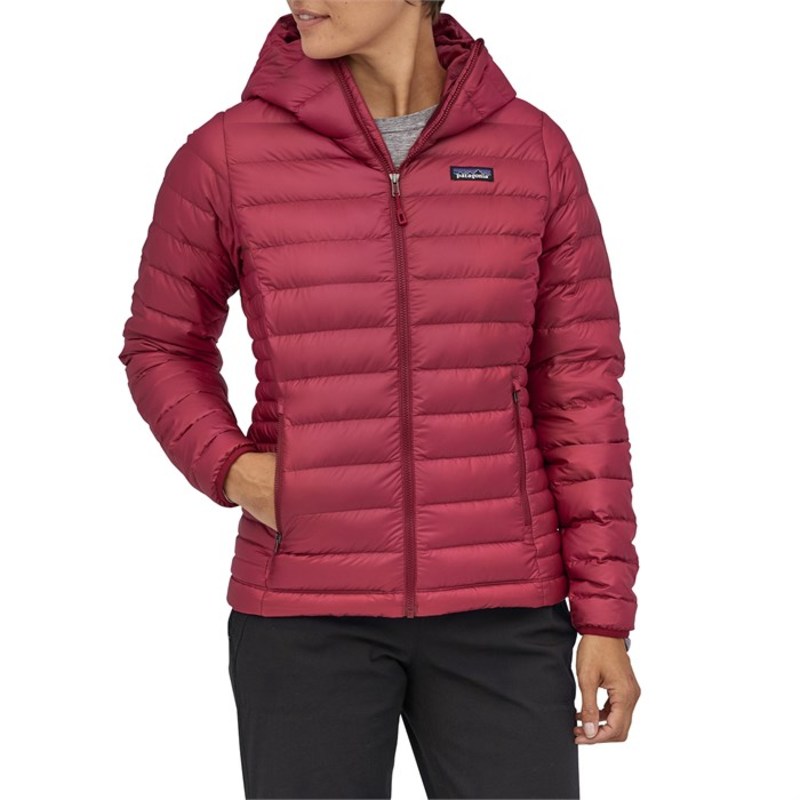 パタゴニア レディース ジャケット 上衣 アウター Patagonia Down Sweater Hoodie Women S Roamer Red 貨物輸送無料 号数交換無料 パタゴニア レディース アウター ジャケット ブルゾン Roamer Red Shirleycalcados Com Br