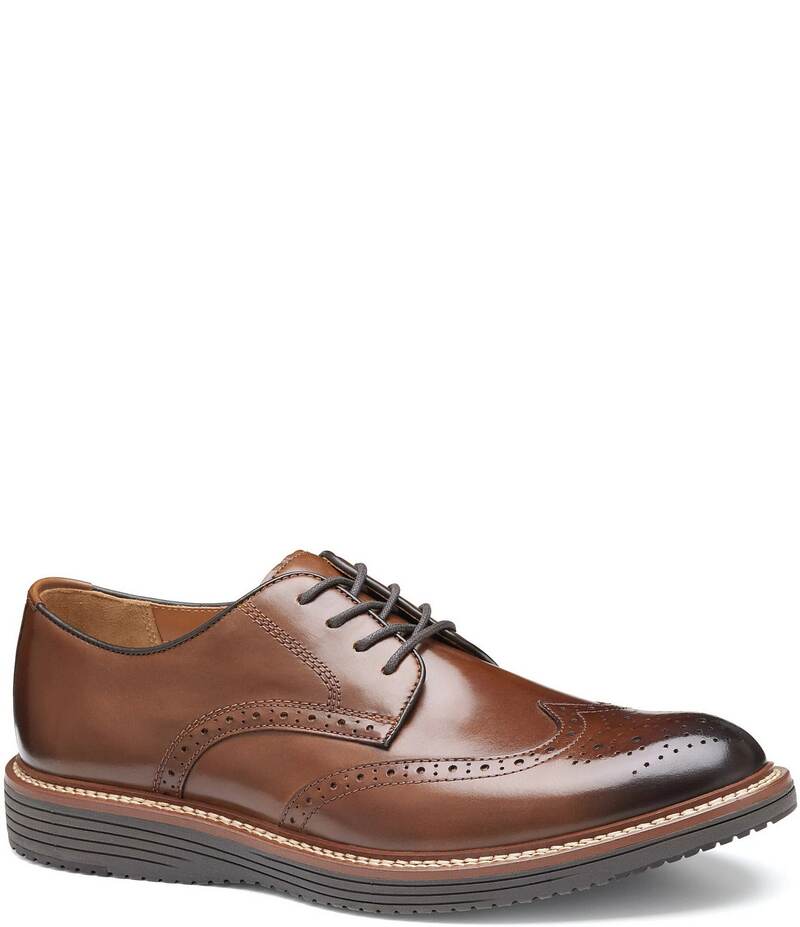 ジョンストンアンドマーフィー メンズ シューズ ドレスシューズ ウィングチップ オックスフォード ブローグ レザー Johnston & Murphy Men's Upton Oiled Leather Wingtip Brogue Detail Oxfords Tan タン