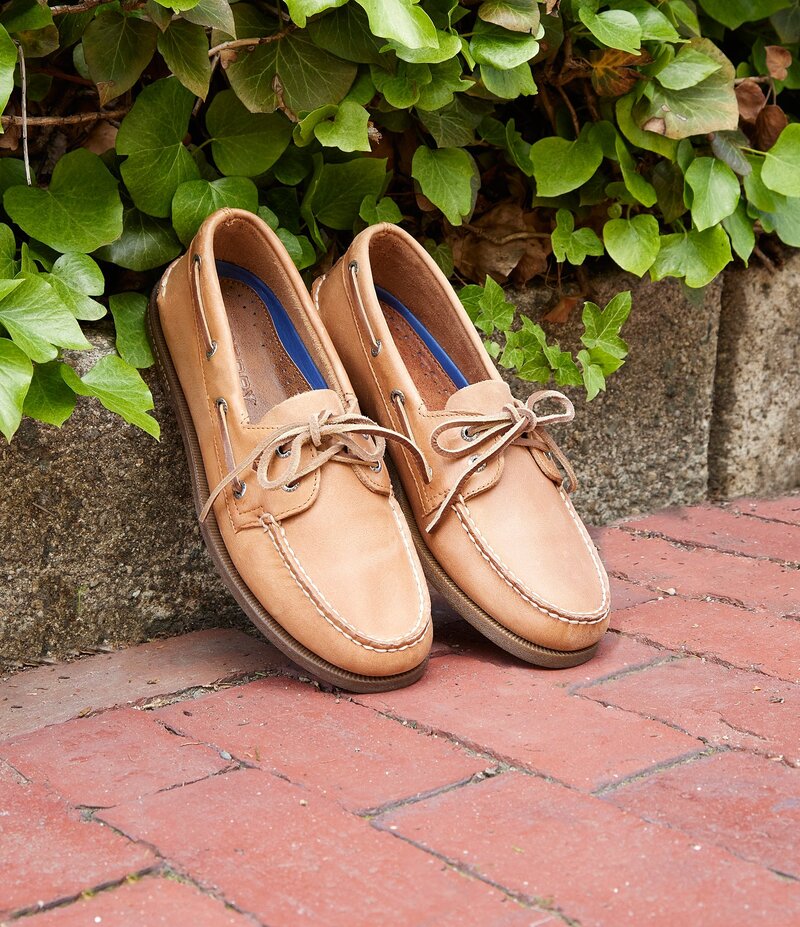 スペリー メンズ シューズ ドレスシューズ レザー Sperry Men's Top-Sider Authentic Original 2-Eye Leather Boat Shoes Sahara|ReVida 店