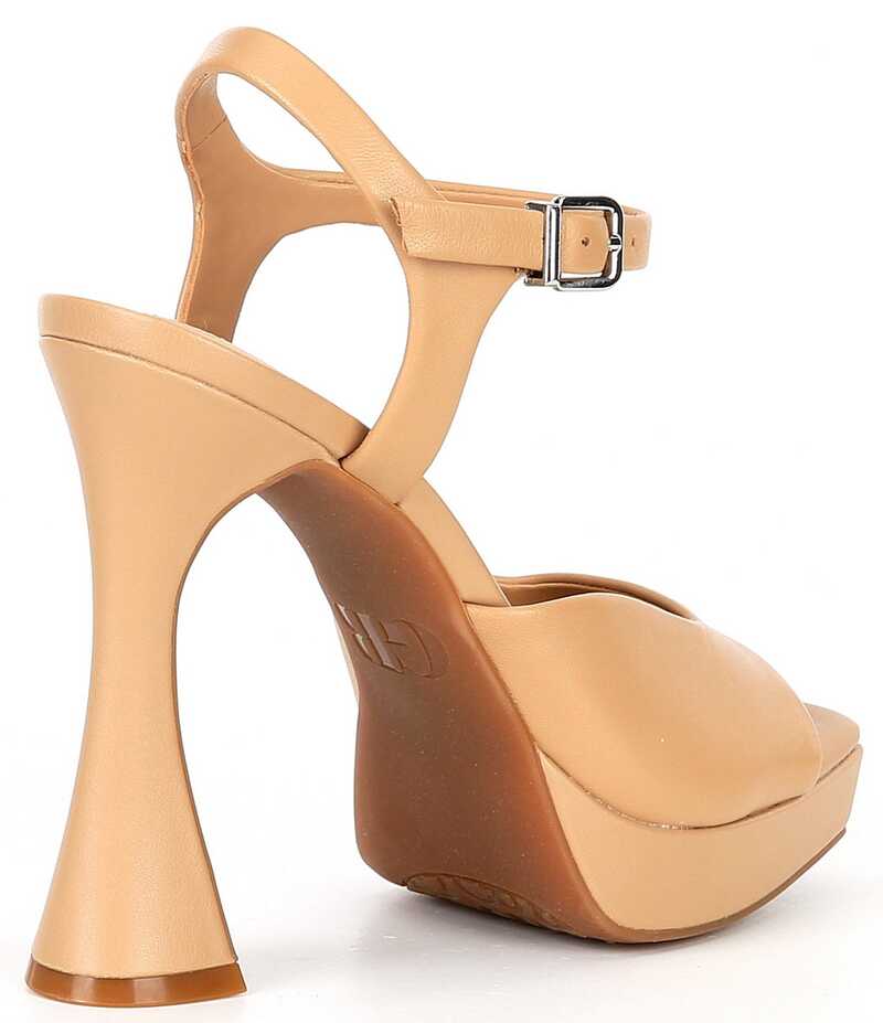 ジービー レディース シューズ サンダル プラットフォーム レザー GB Super-Model Leather Square Toe Platform Sandals Dark Siera Tan タン