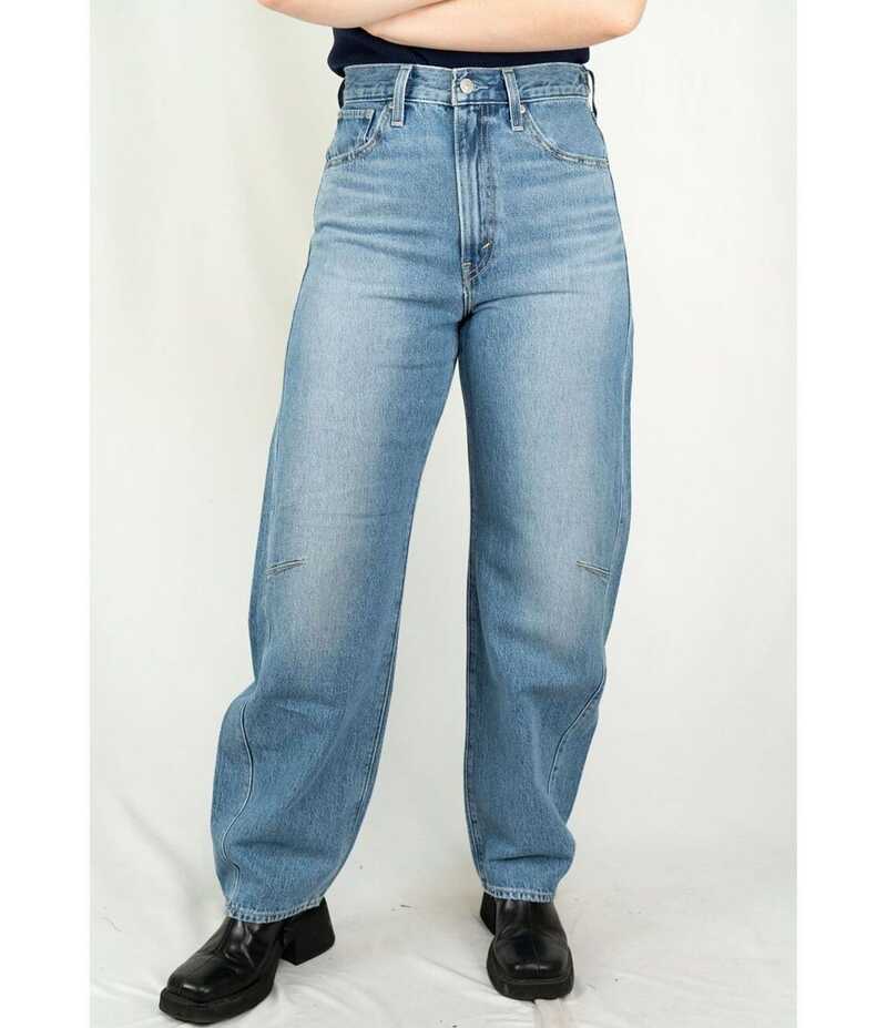 リーバイス レディース ボトムス デニムパンツ ジーンズ Levi'sR Cinched High Rise Barrel Leg Jeans Let Love In