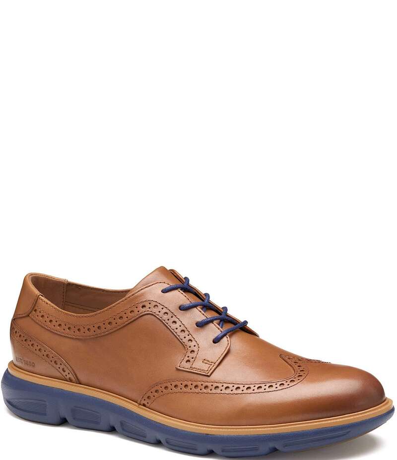 ジョンストンアンドマーフィー メンズ シューズ ドレスシューズ ウィングチップ オックスフォード ブローグ レザー Johnston & Murphy Men's Larkin Leather Brogue Detail Wingtip Oxfords Tan タン｜ReVida 店