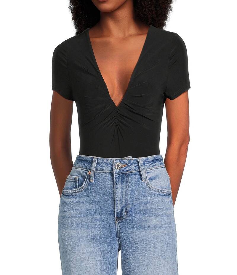 モアモア レディース トップス シャツ Vネック ギャザー ボディースーツ Moa Moa Short Sleeve V-Neck Ruched Bodysuit Black ブラック｜ReVida 店