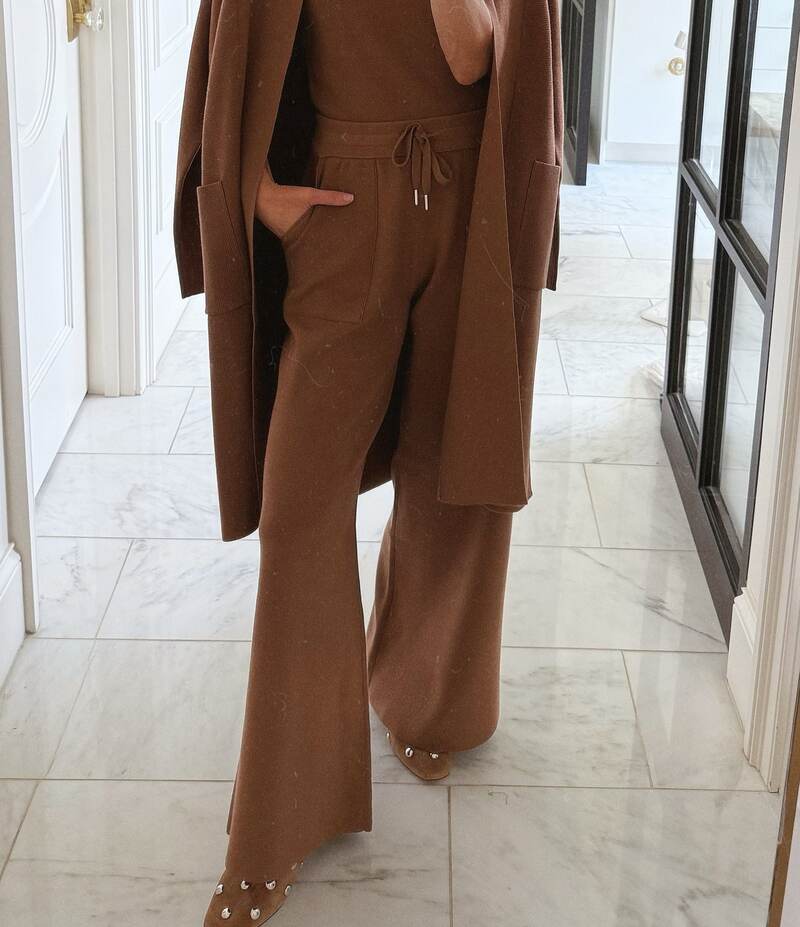 スプレンディット レディース ボトムス カジュアルパンツ ワイドレッグ パンツ Splendid x Cella Jane Blog Mid Rise Wide Leg Lounge Full Length Pants Truffle