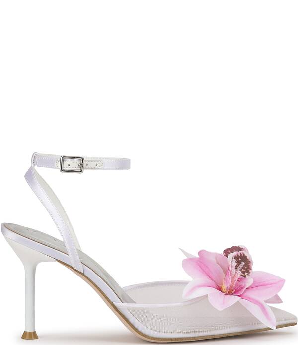 ジェシカシンプソン レディース シューズ 踵 御花柄 御花 Jessica Simpson Vilyria 3D Floral Embellished Pumps Bright White 白いこと